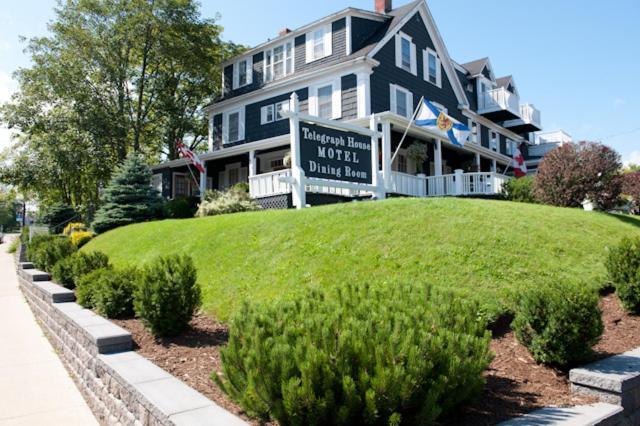 Telegraph House Motel Baddeck Inlet エクステリア 写真