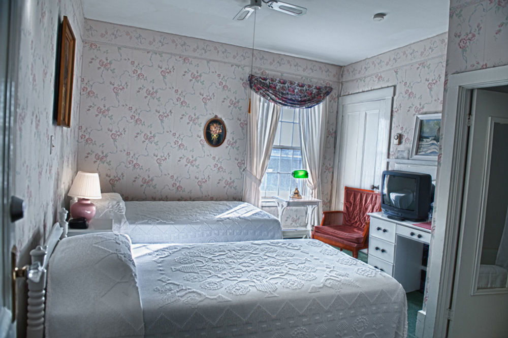 Telegraph House Motel Baddeck Inlet エクステリア 写真