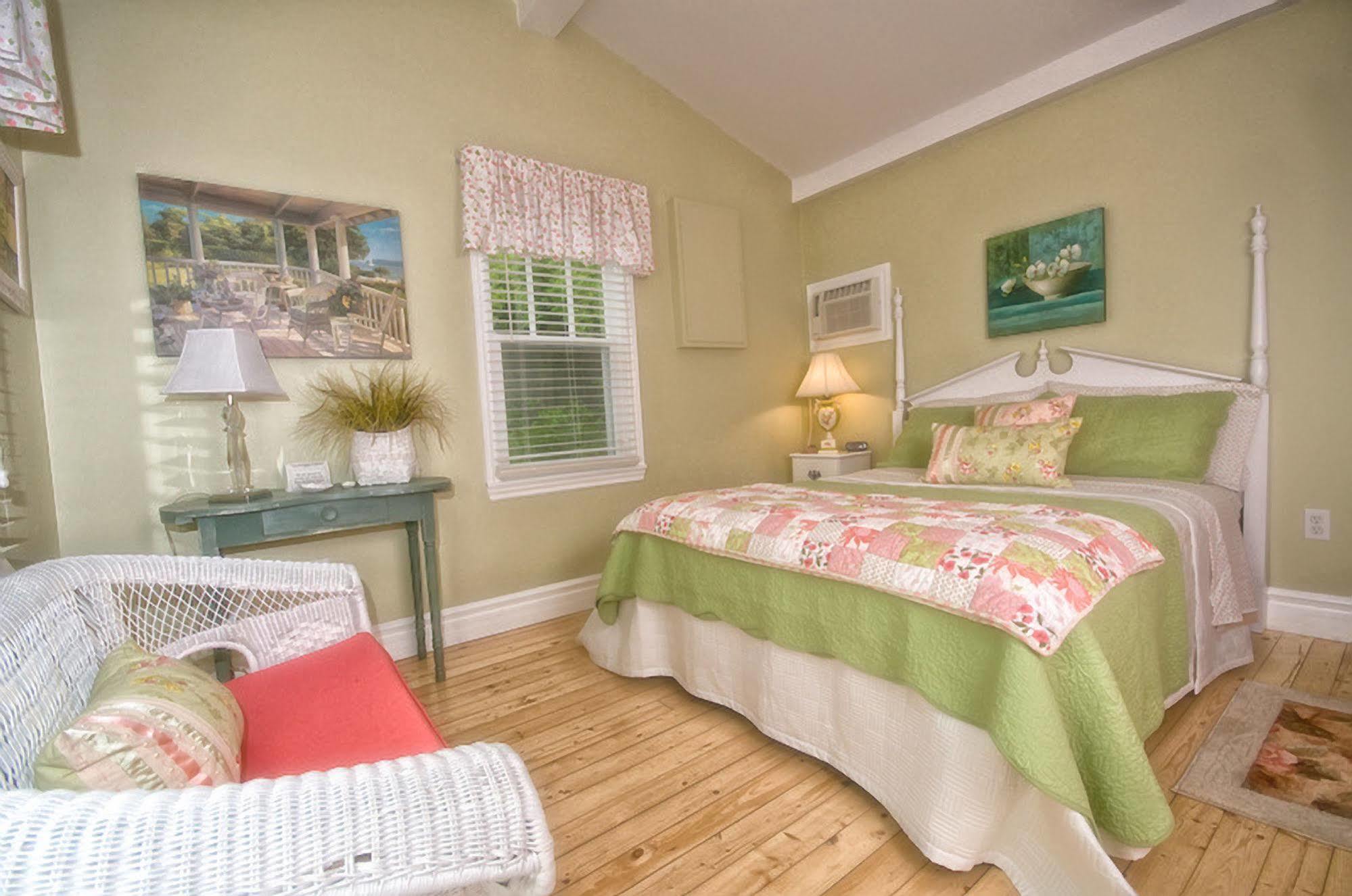 Telegraph House Motel Baddeck Inlet エクステリア 写真