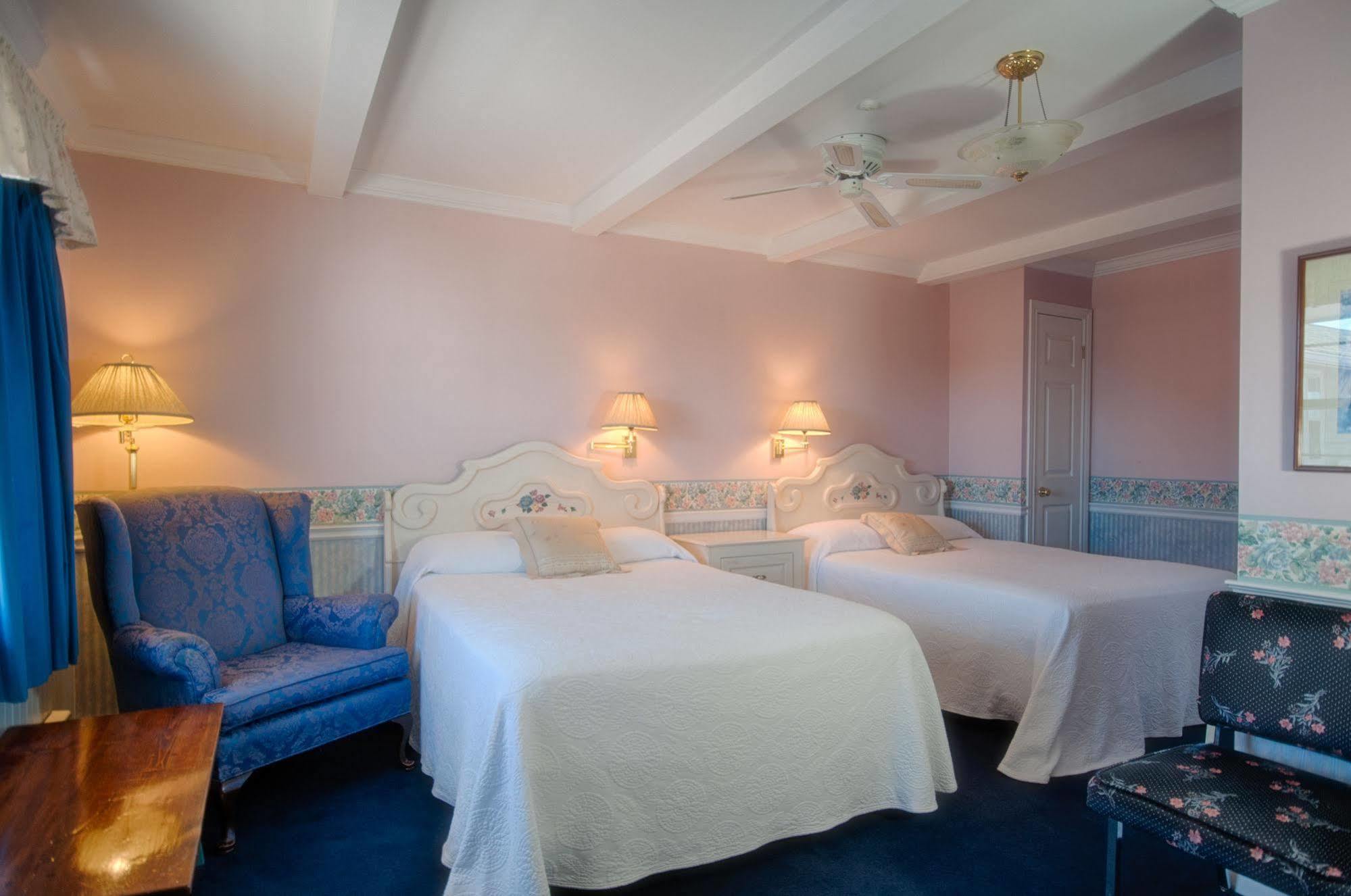 Telegraph House Motel Baddeck Inlet エクステリア 写真