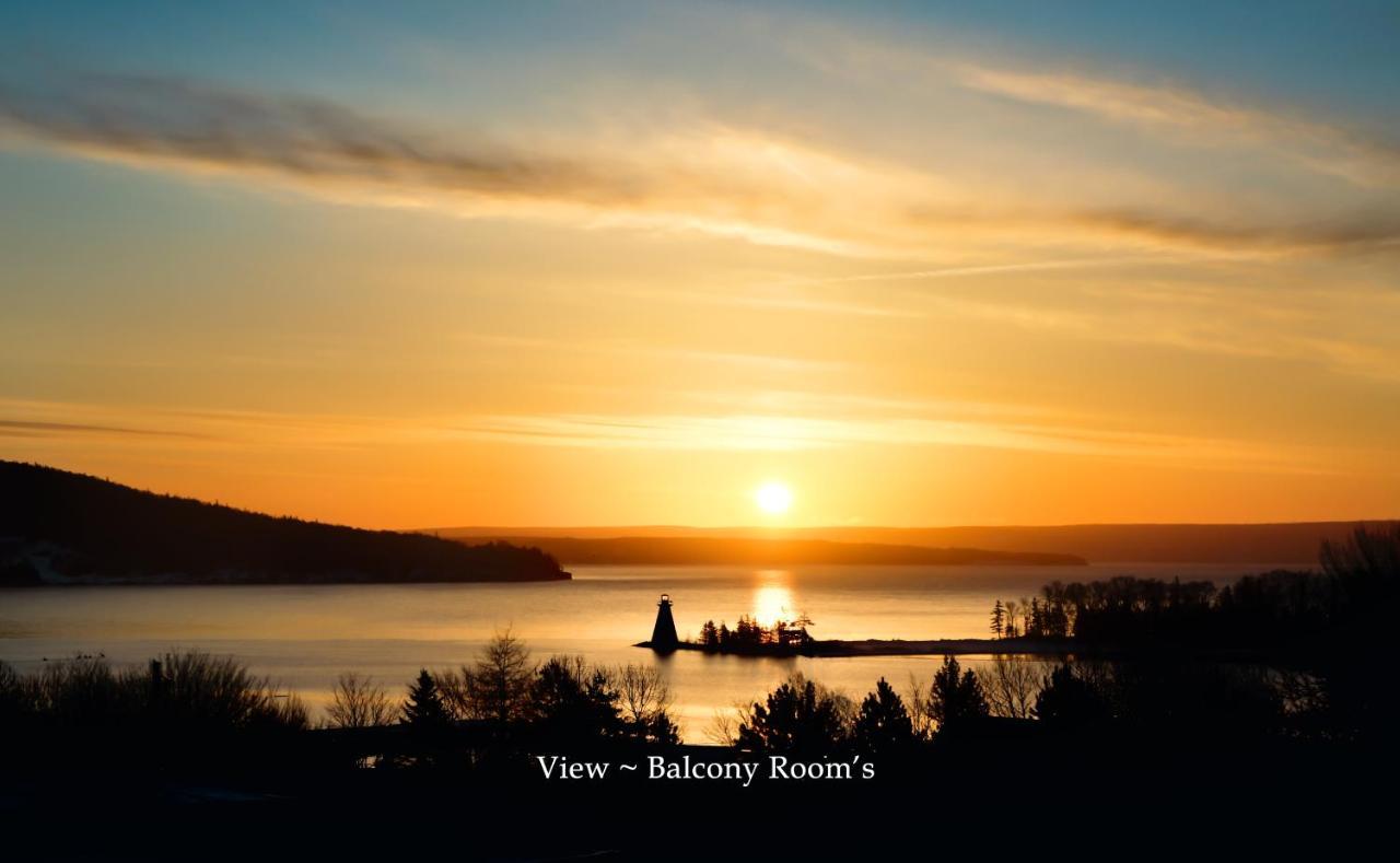 Telegraph House Motel Baddeck Inlet エクステリア 写真